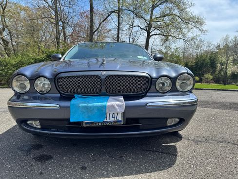 Used 2004 Jaguar XJR image 11