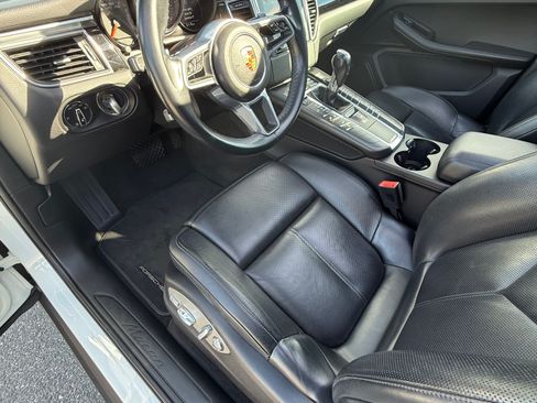 Used 2018 Porsche Macan Sport Edition image 8