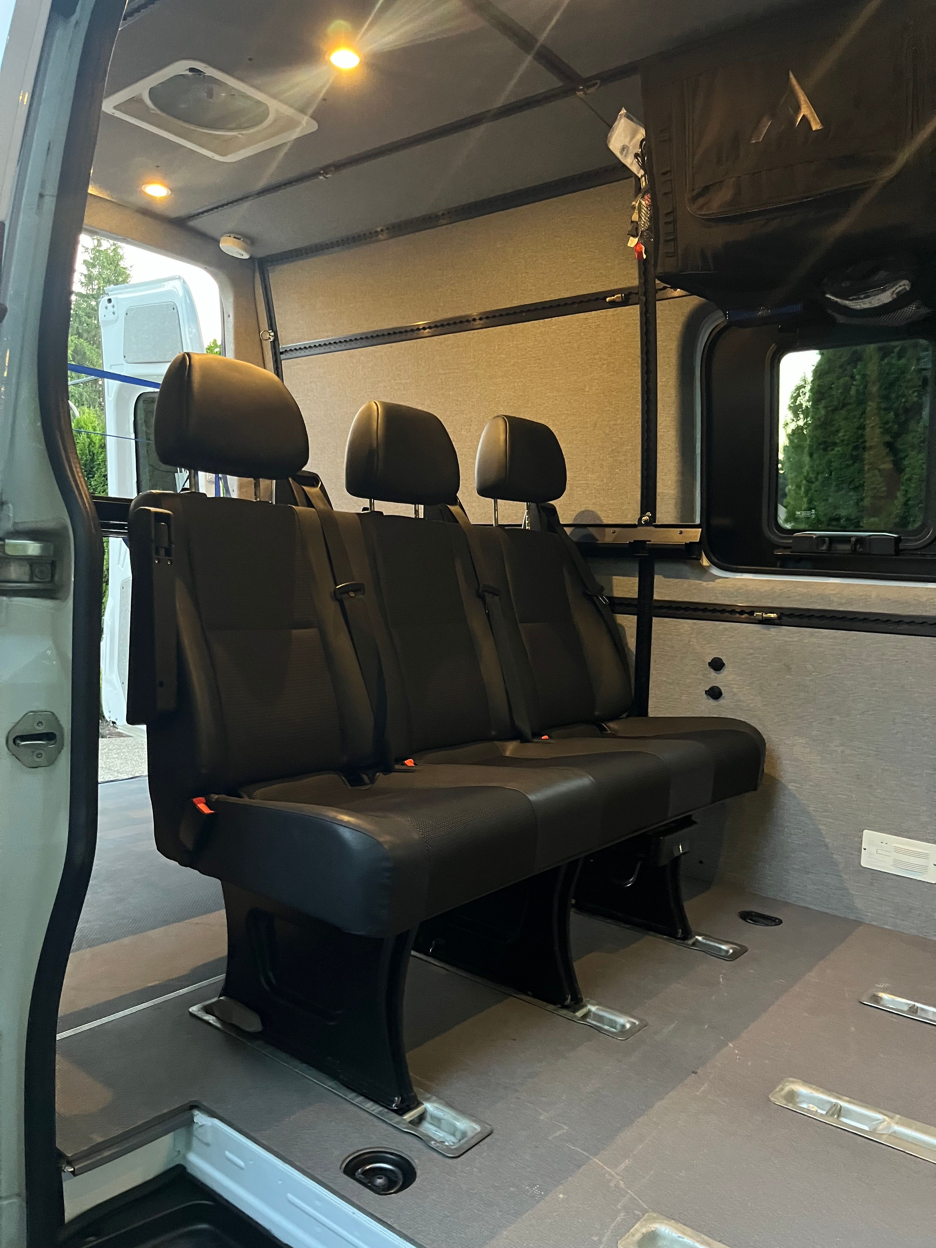 Used 2020 Mercedes-Benz Sprinter 2500 image 11