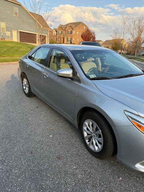 Used 2015 Toyota Camry LE FWD image 4
