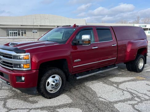 Used 2019 Chevrolet Silverado 3500 High Country w/ Duramax Plus Package image 1