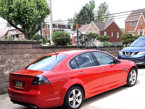 Used 2009 Pontiac G8 GT w/ Premium Package image 6