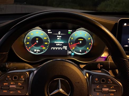Used 2020 Mercedes-Benz GLC 300 4MATIC Coupe image 17