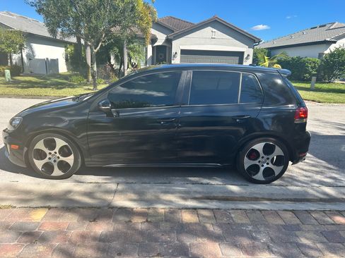 Used 2012 Volkswagen GTI 4-Door image 2