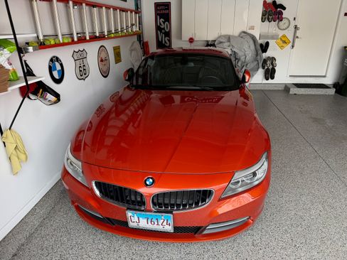 Used 2015 BMW Z4 sDrive28i image 2