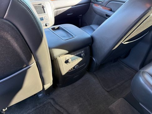 Used 2007 GMC Yukon SLT w/ SLT Preferred Equipment Group image 17