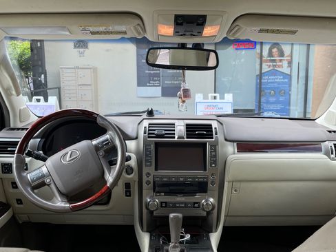 Used 2014 Lexus GX 460 w/ Premium Package image 6