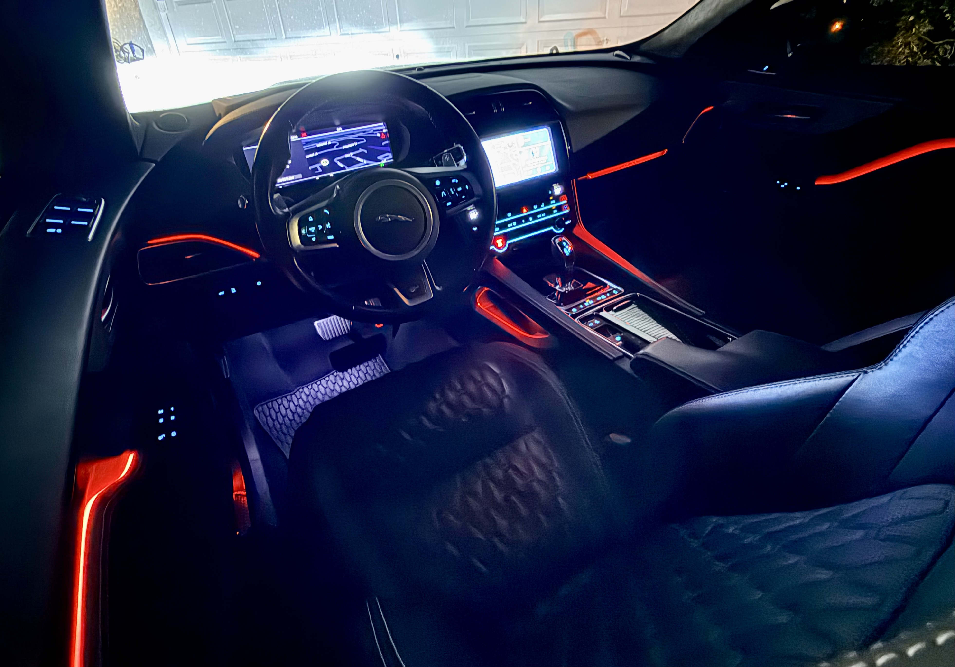 Used 2020 Jaguar F-PACE SVR AWD/4WD image 27