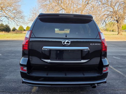 Used 2022 Lexus GX 460 Premium w/ Accessory Package image 5