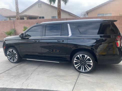 Used 2021 Chevrolet Suburban LT w/ Rear Media and Nav Package image 4