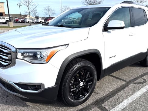 Used 2018 GMC Acadia SLT image 1