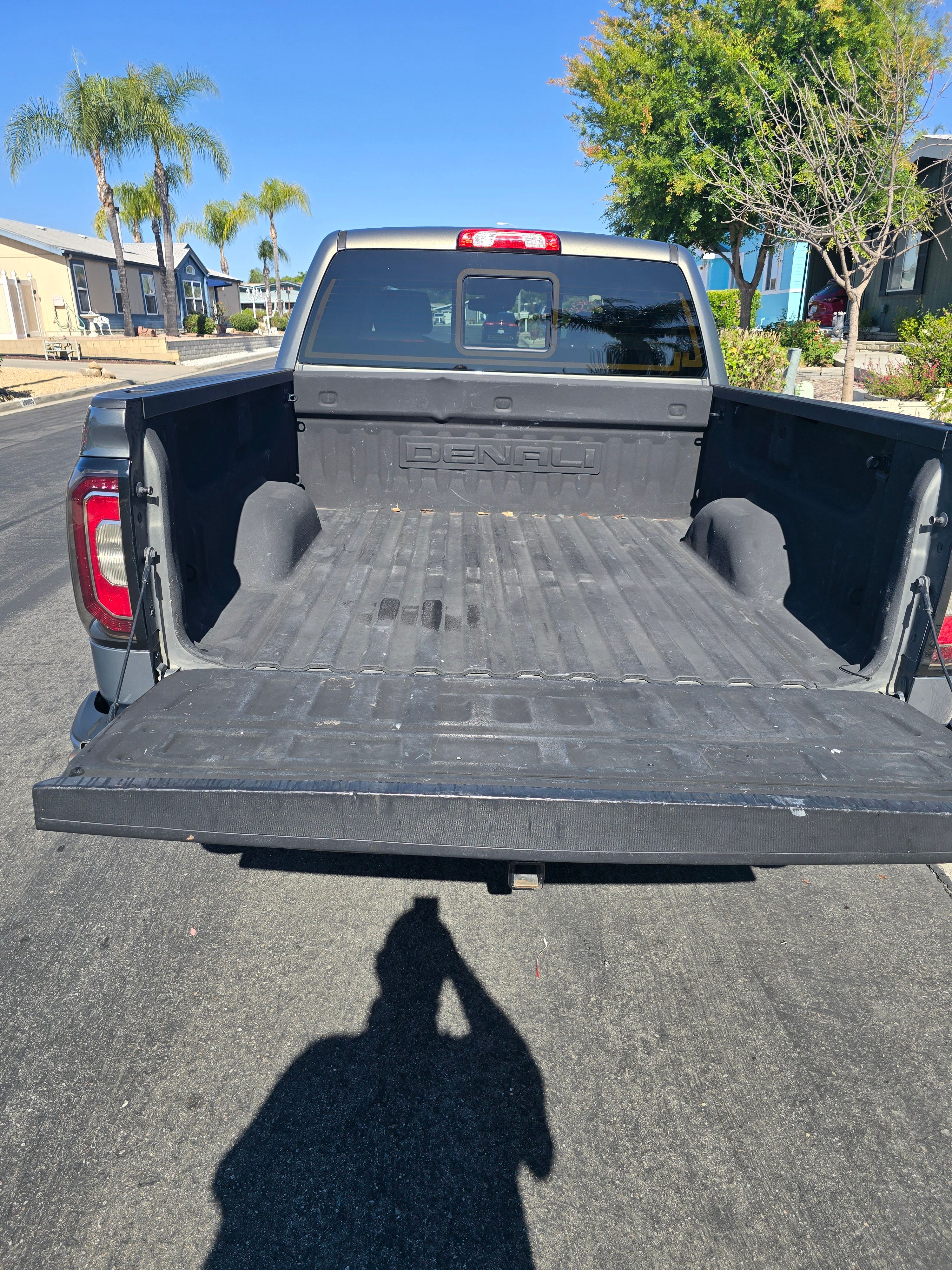 Used 2018 GMC Sierra 1500 Denali RWD image 9