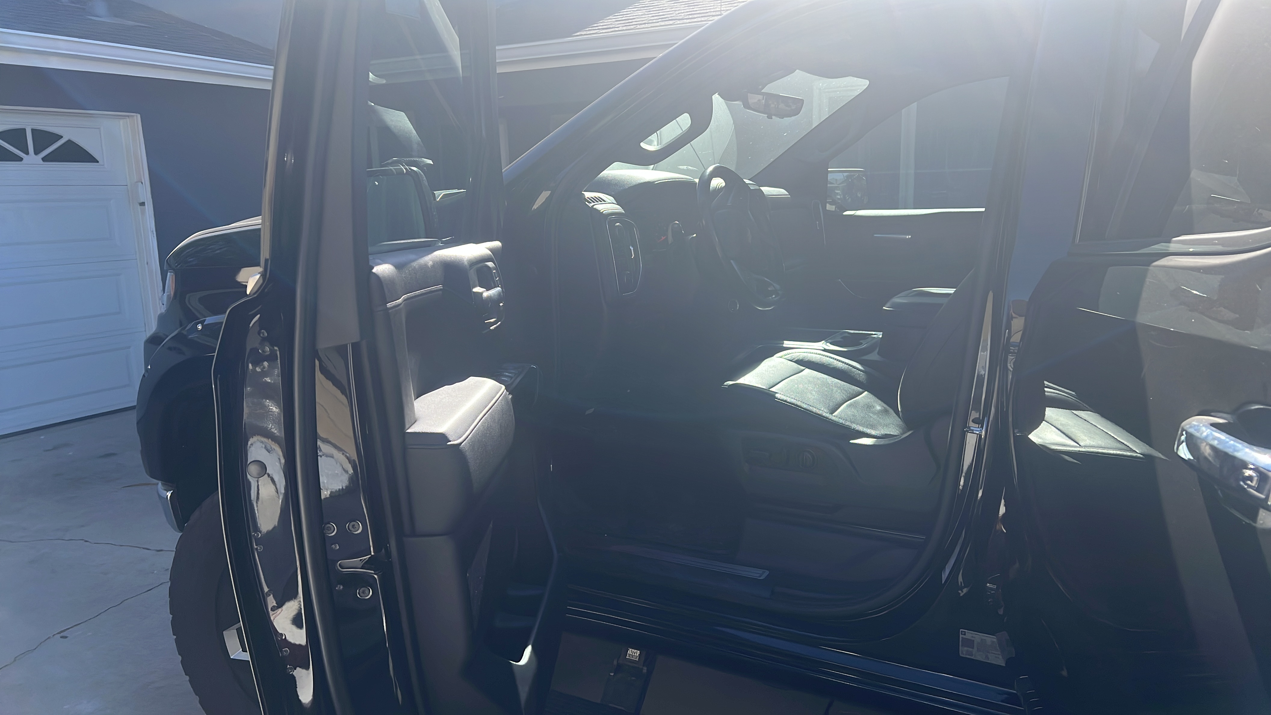 Used 2019 Chevrolet Silverado 1500 LTZ w/ LTZ Premium Package AWD/4WD image 8