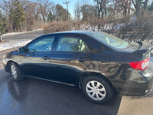 Used 2011 Toyota Corolla LE image 4