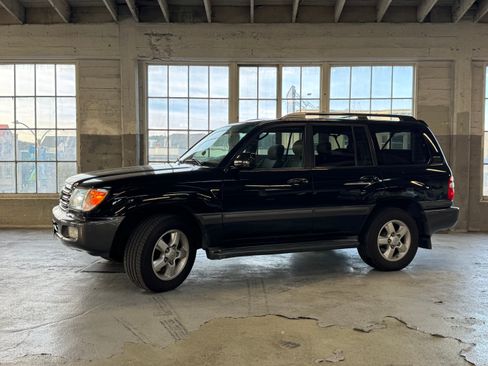 Used 2004 Toyota Land Cruiser AWD/4WD image 5