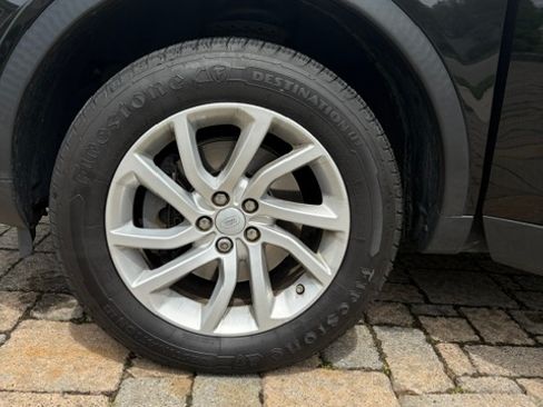 Used 2017 Land Rover Discovery Sport HSE AWD/4WD image 4