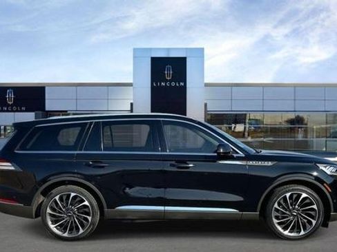 Used 2023 Lincoln Aviator Reserve w/ Elements Package Plus image 7