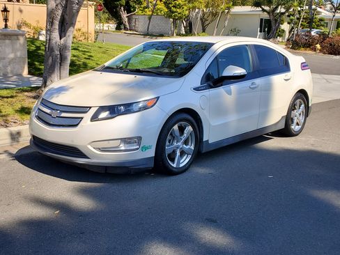 Used 2013 Chevrolet Volt Premium w/ Premium Trim Package image 11