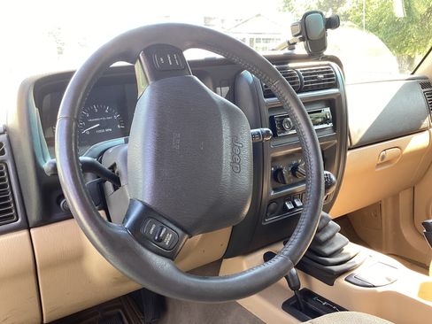 Used 1999 Jeep Cherokee SE AWD/4WD image 10