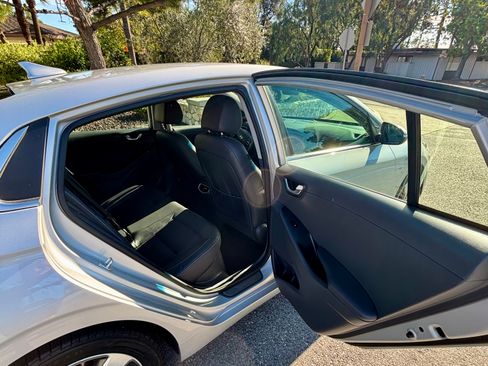 Used 2019 Hyundai Ioniq Limited image 15