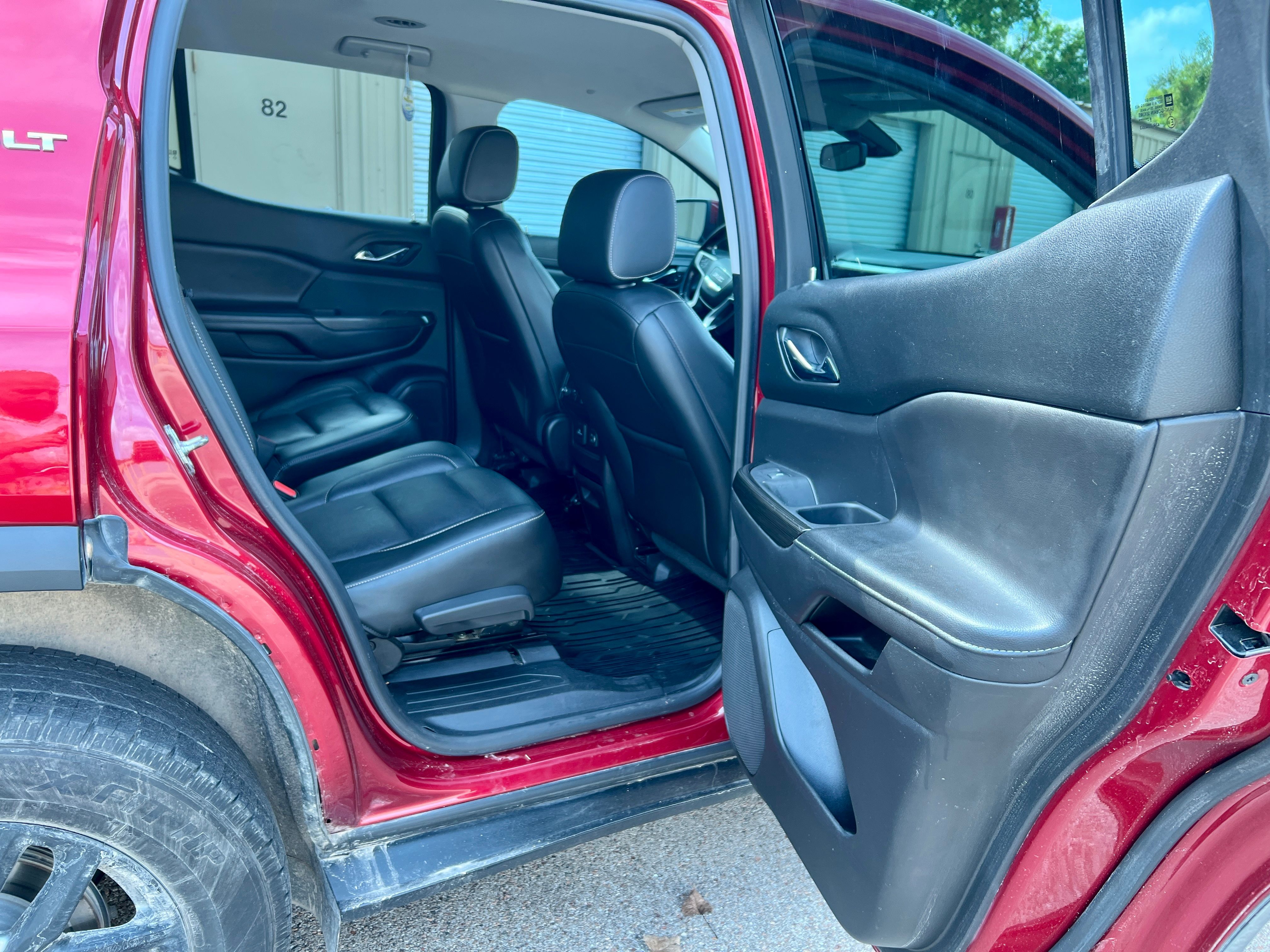Used 2019 GMC Acadia SLT FWD image 16