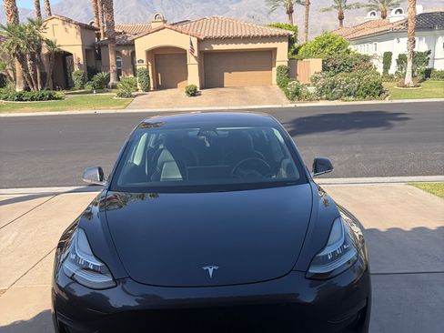 Used 2018 Tesla Model 3 Mid Range RWD image 8