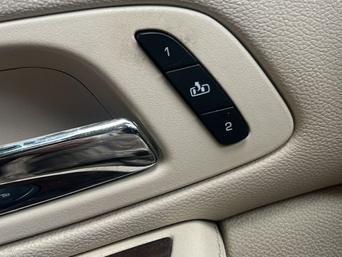 Used 2007 Cadillac Escalade AWD w/ Information Package image 14