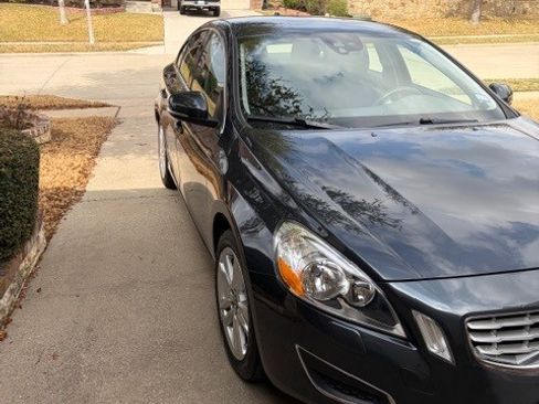 Used 2012 Volvo S60 T5 image 4