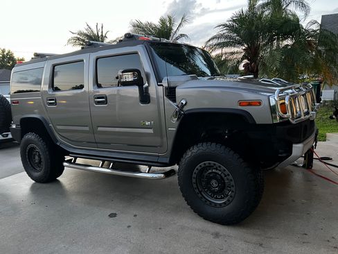 Used 2008 HUMMER H2 image 2