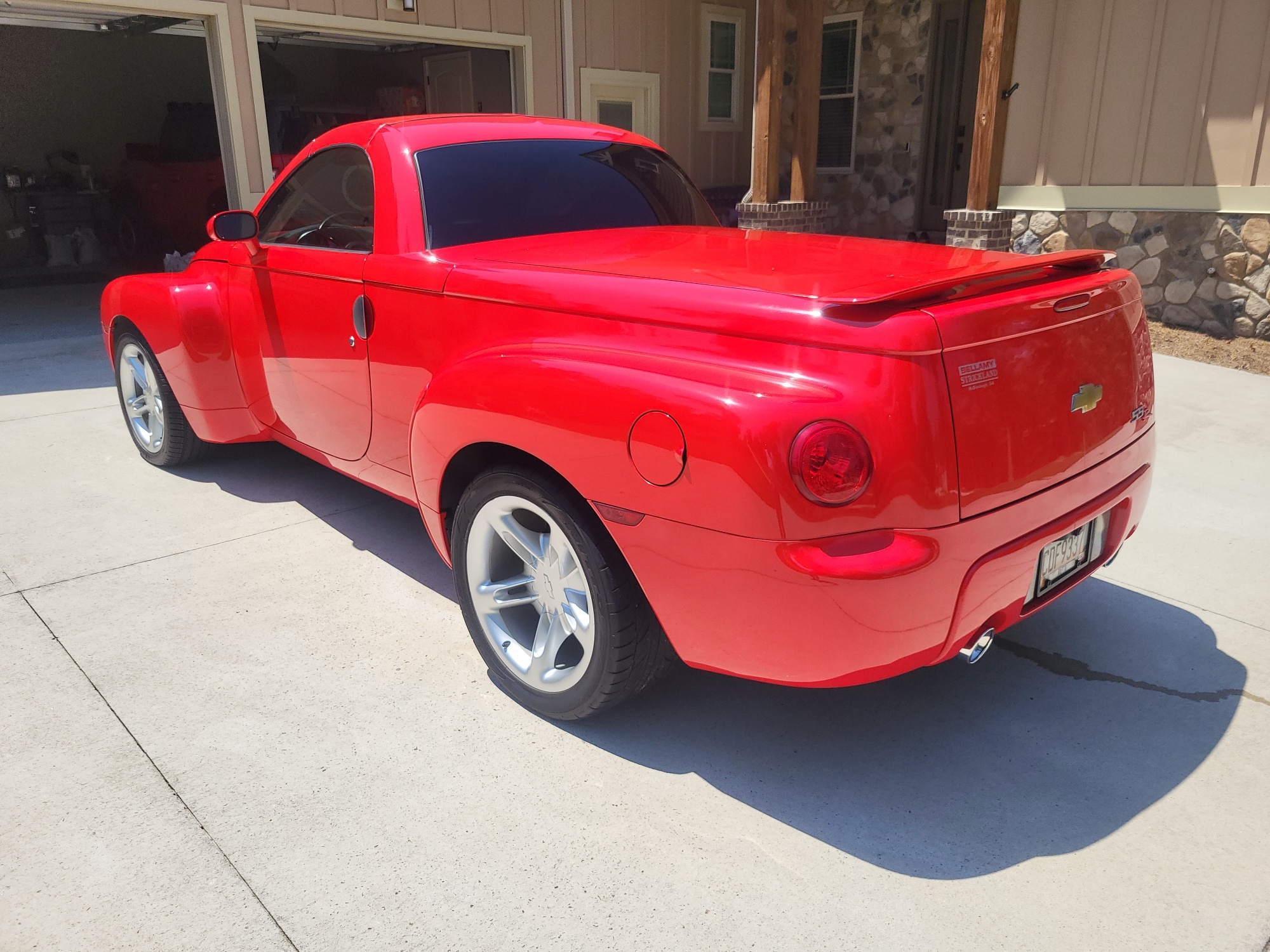 Used 2004 Chevrolet SSR w/ Preferred Equipment Group RWD image 12