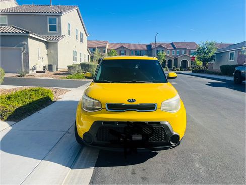 Used 2015 Kia Soul + FWD image 5