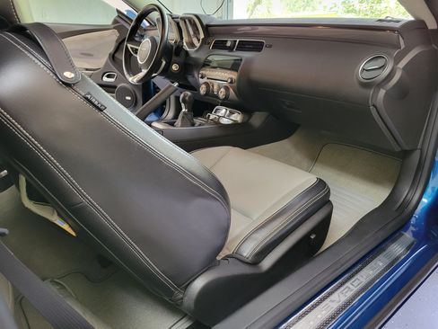 Used 2010 Chevrolet Camaro SS w/ RS Package RWD image 25