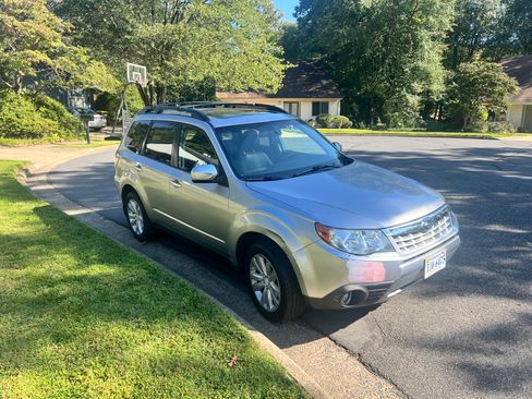Used 2013 Subaru Forester 2.5X Limited image 6