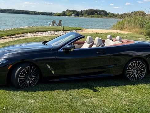 Used 2022 BMW M850i xDrive Convertible AWD/4WD image 2
