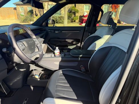 Used 2024 Kia EV9 GT-Line image 10