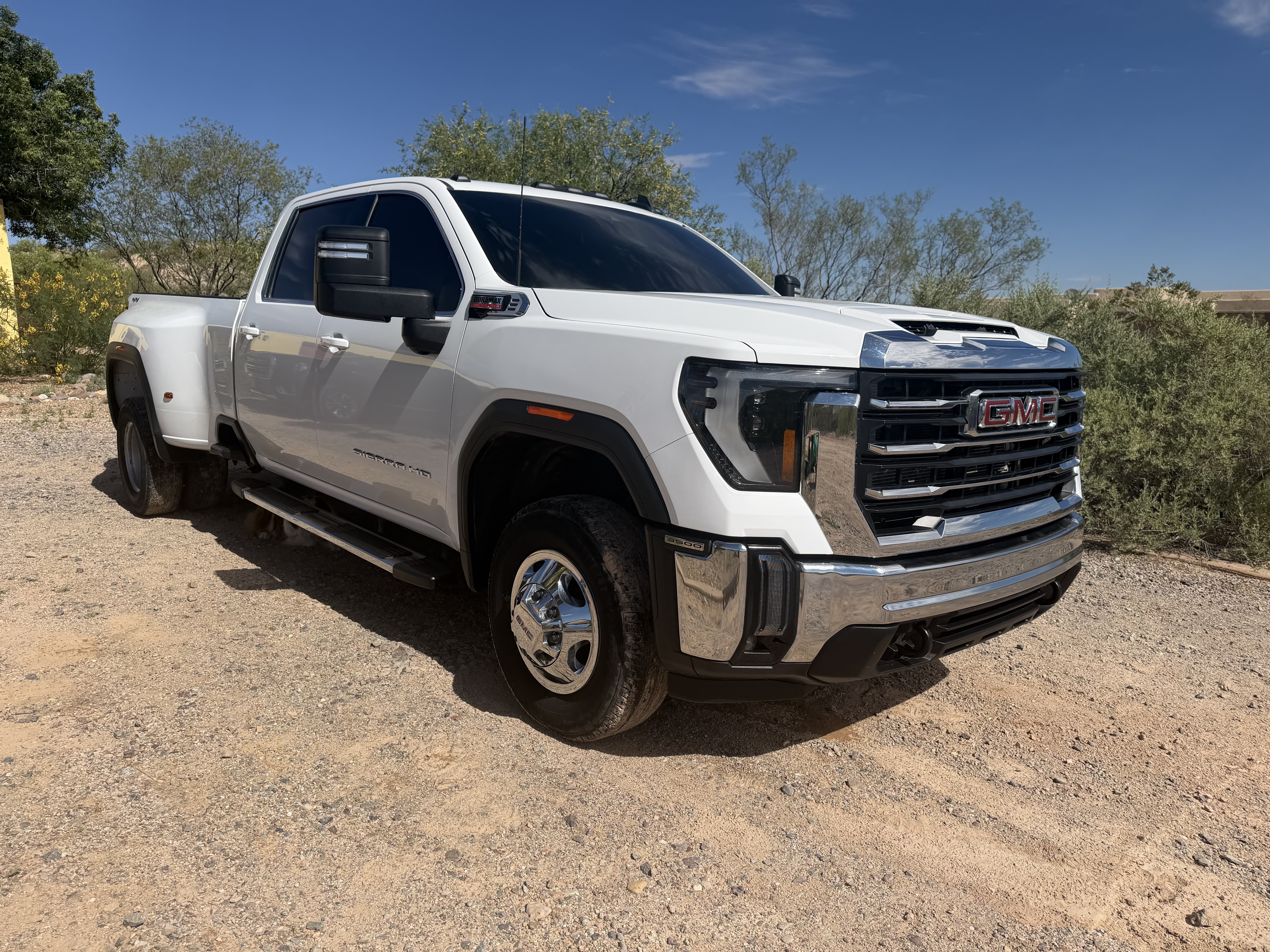 Used 2025 GMC Sierra 3500 SLE AWD/4WD image 4