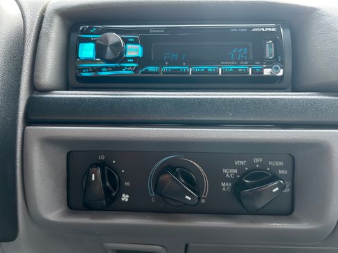 Used 1996 Ford F150 4x4 Regular Cab image 11