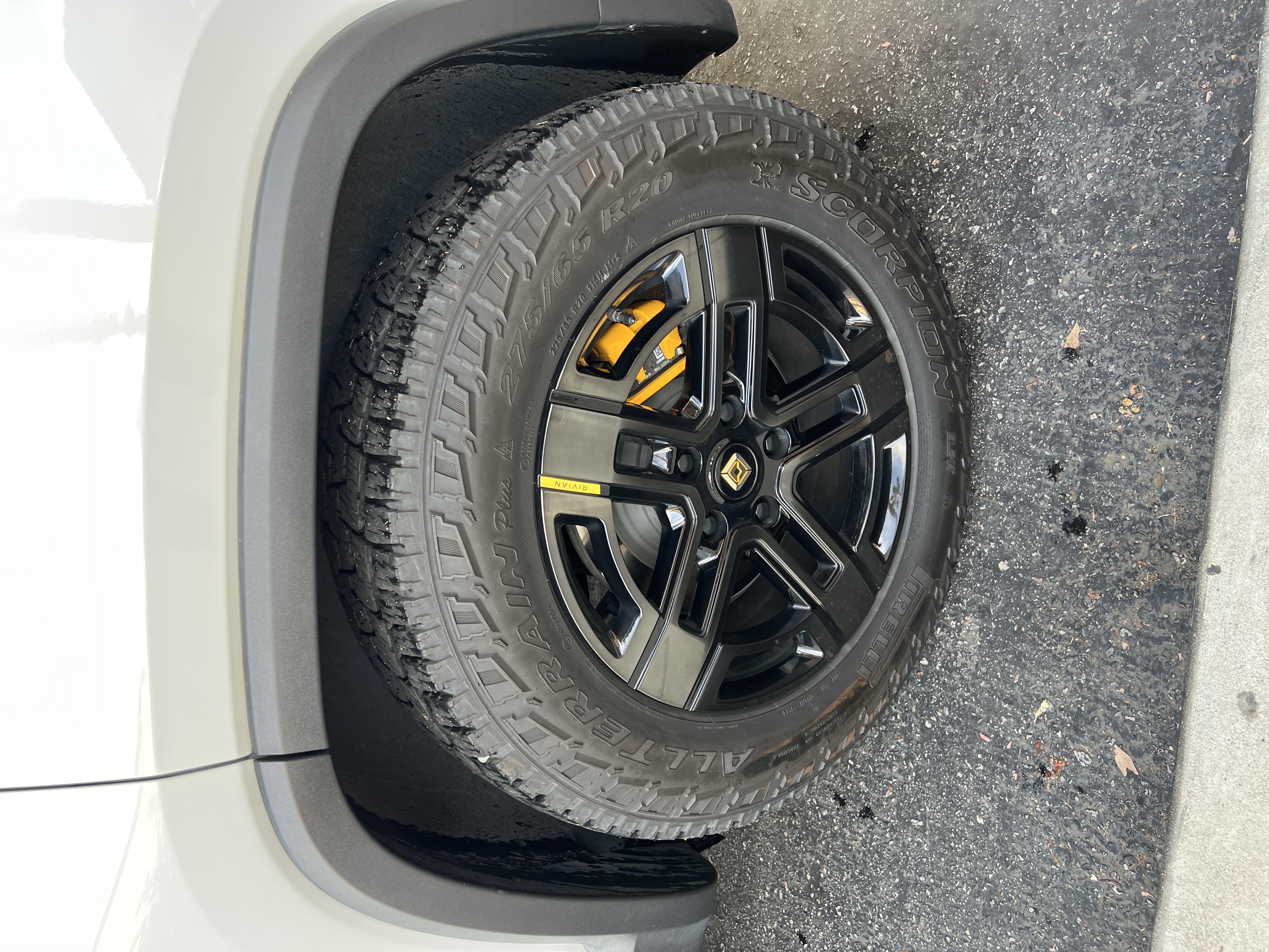 Used 2023 Rivian R1S Adventure Quad AWD/4WD image 17