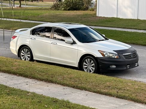 Used 2011 Honda Accord EX-L image 1