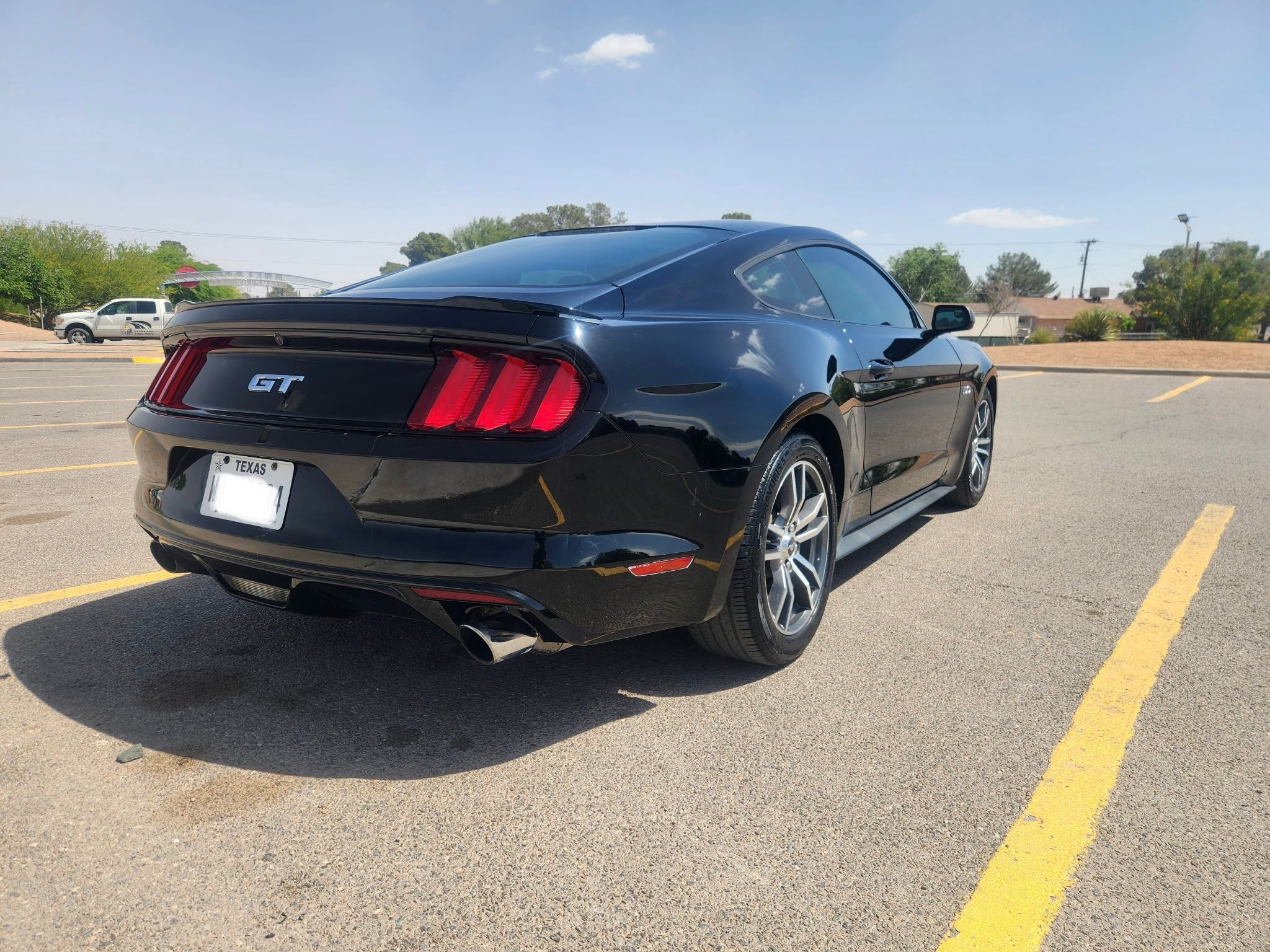 Used 2015 Ford Mustang GT RWD image 5