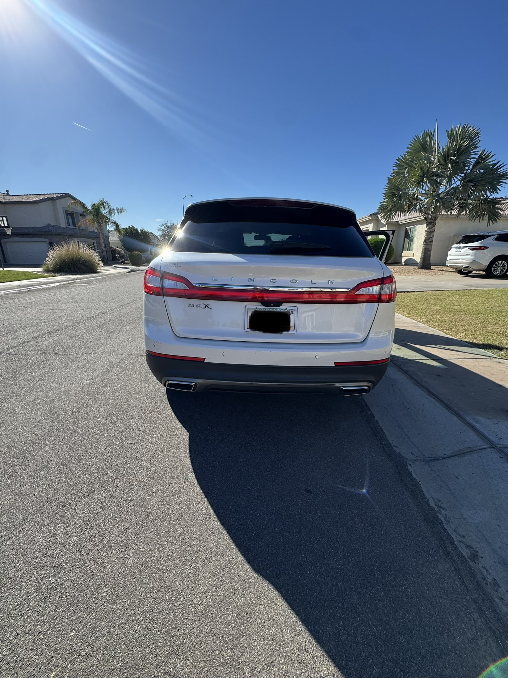 Used 2016 Lincoln MKX Select w/ Select Plus Package FWD image 4