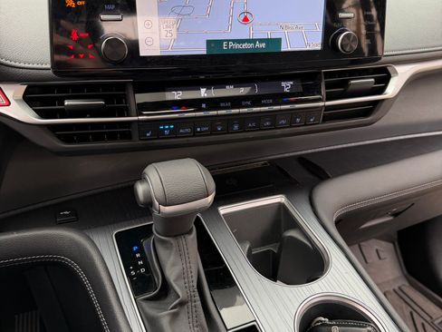 Used 2023 Toyota Sienna XSE image 16