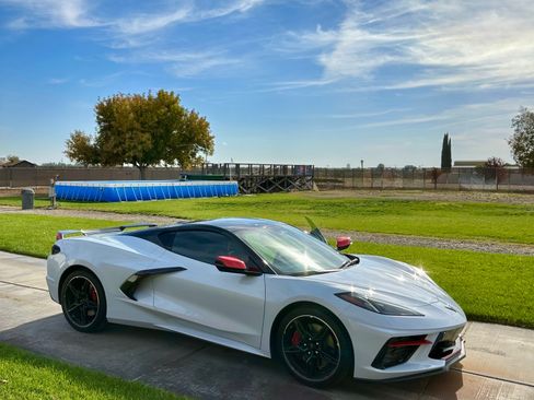 Used 2024 Chevrolet Corvette Stingray Preferred Cpe w/ Z51 Performance Package image 8