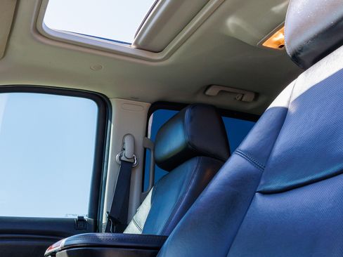 Used 2012 Cadillac Escalade ESV Luxury image 11