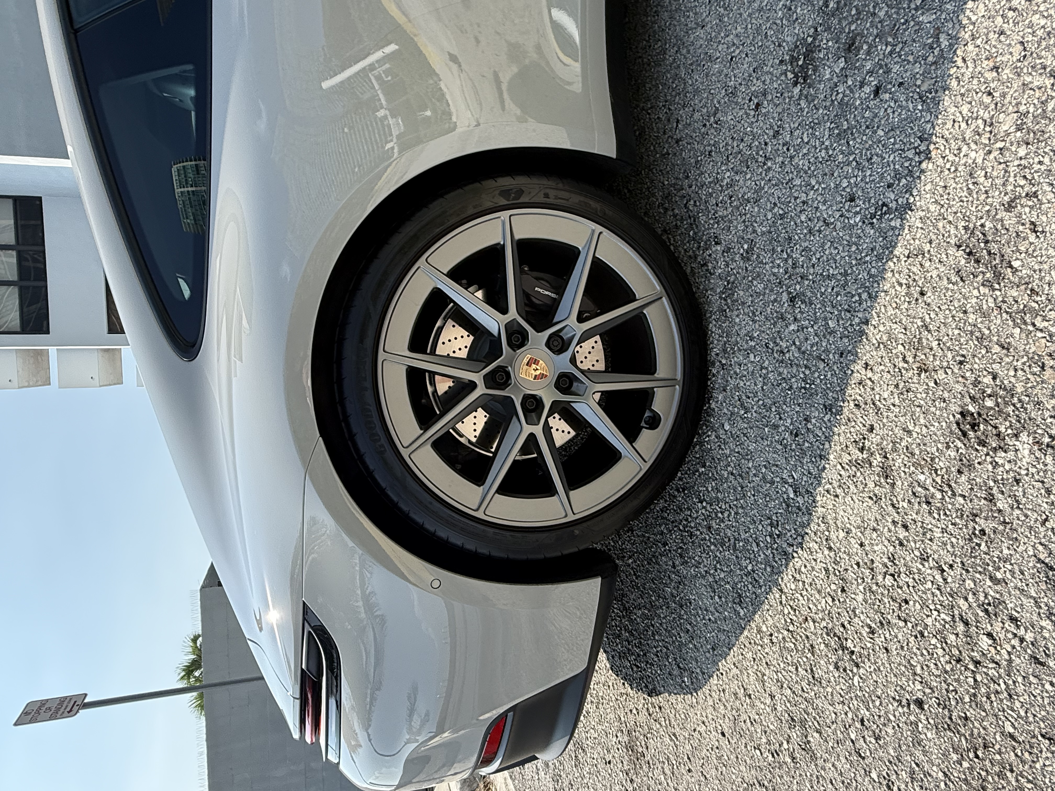 Used 2025 Porsche 911 Carrera RWD image 10