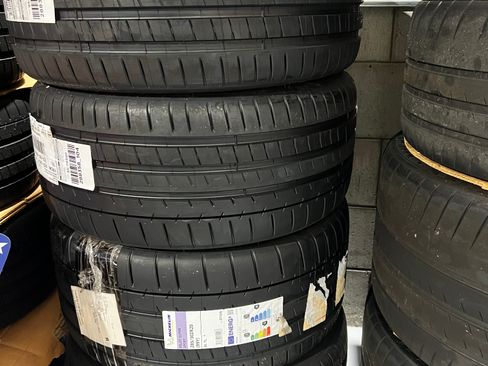 Used 2019 BMW M4 Coupe image 24