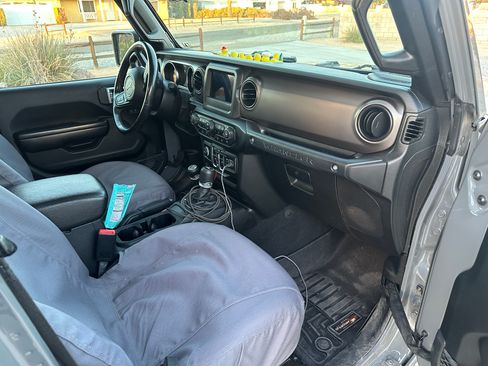 Used 2020 Jeep Wrangler Unlimited Sport S image 12