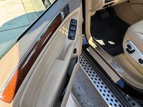 Used 2011 Mercedes-Benz GL 450 4MATIC image 15