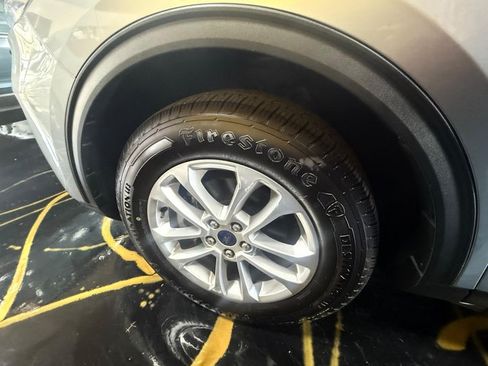 Used 2022 Ford Escape SE w/ Cold Weather Package image 5