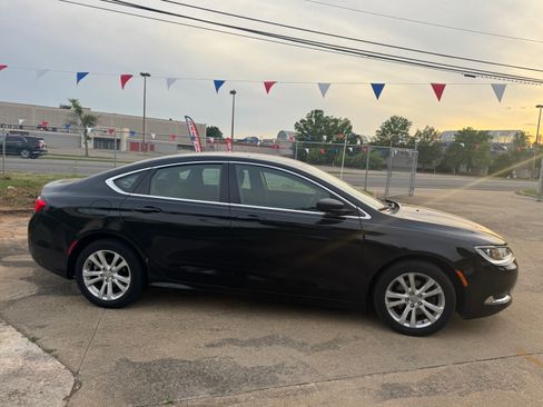 Used 2015 Chrysler 200 Limited image 4